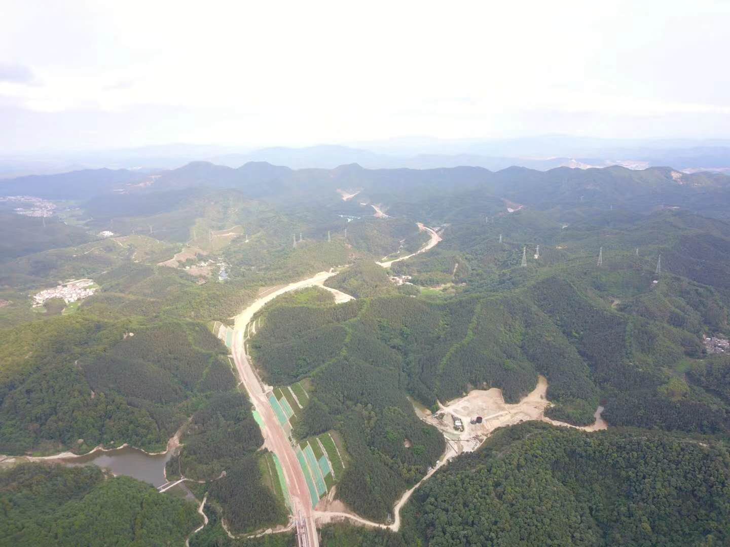 西江新城杨古公路工程年底前通行1