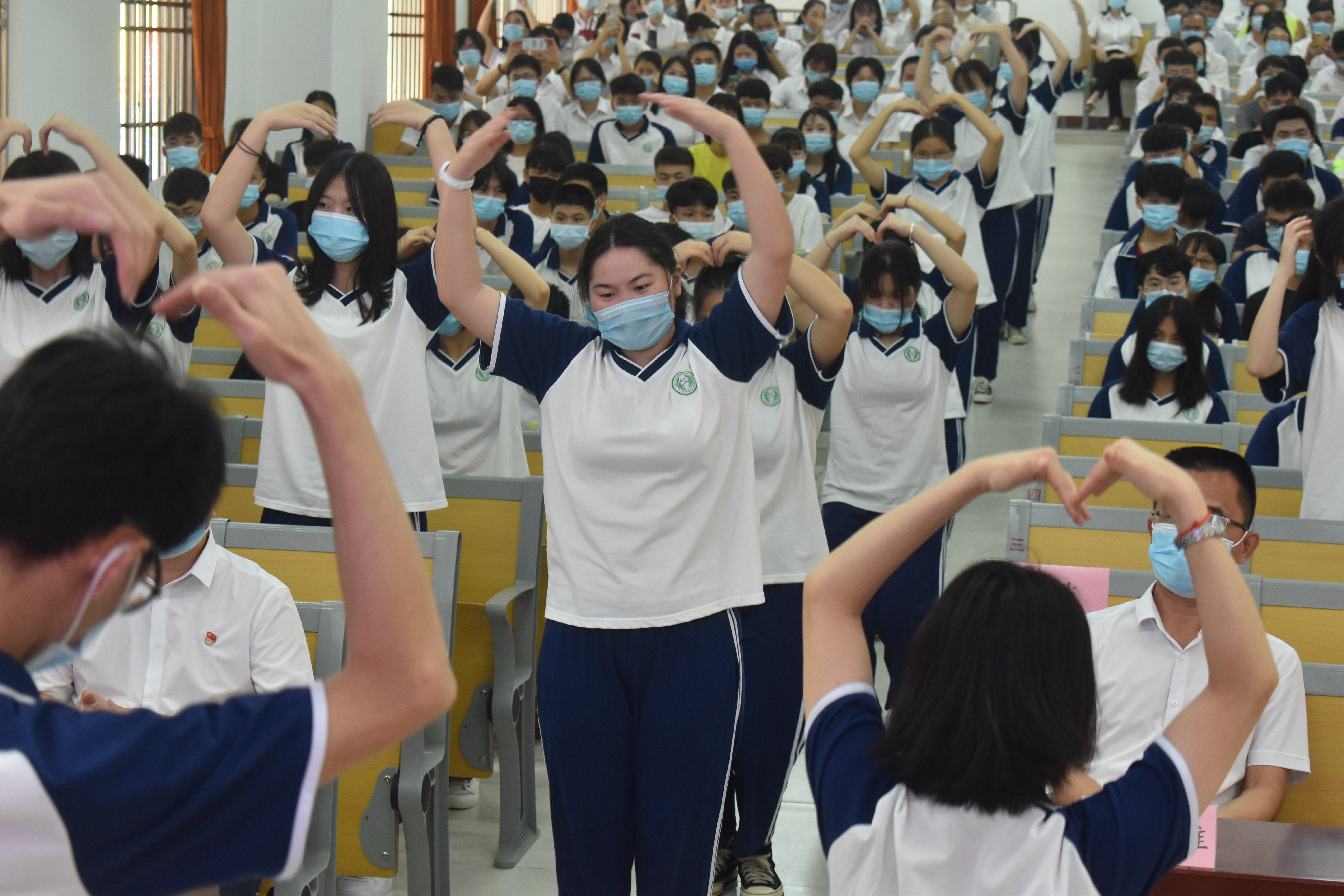 市中专第一批学生复学1