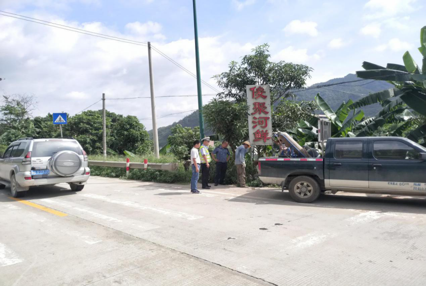 云安专项整治干线公路环境1