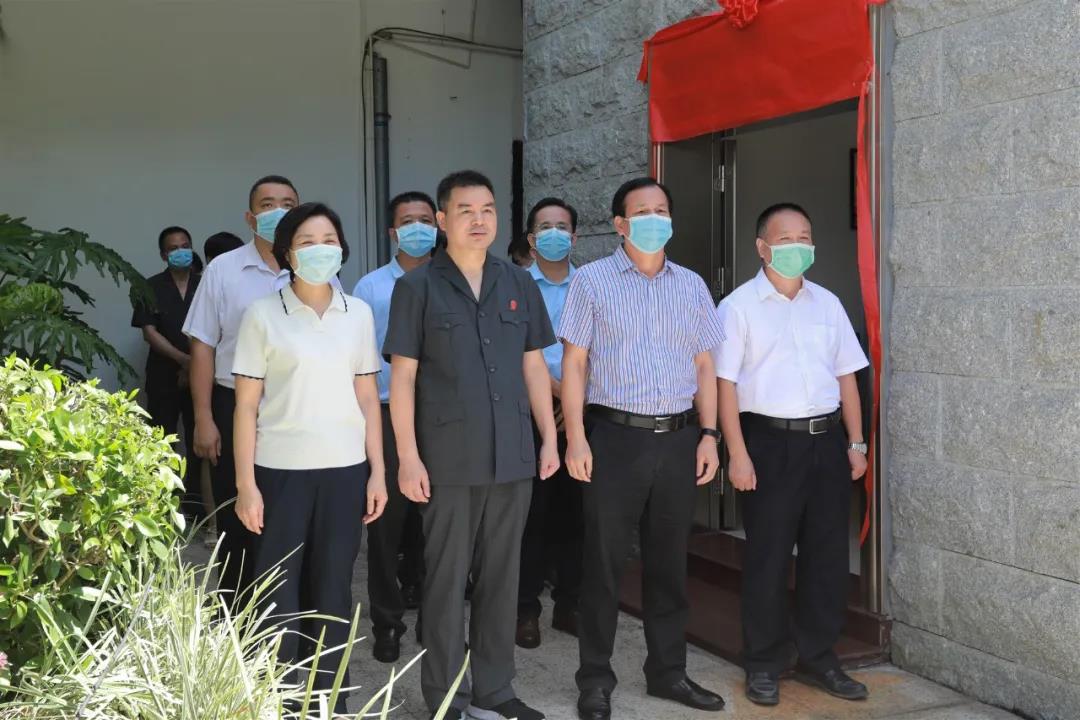 市中级法院调解中心揭牌