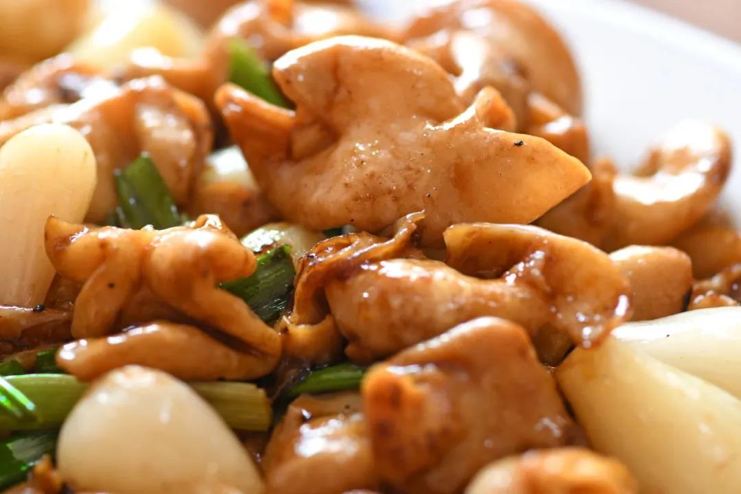 粤菜“云”聚 酸荞头炒猪大肠3