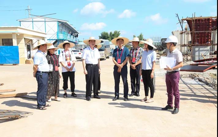 五级人大代表视察罗定重点民生工程和教育工作2