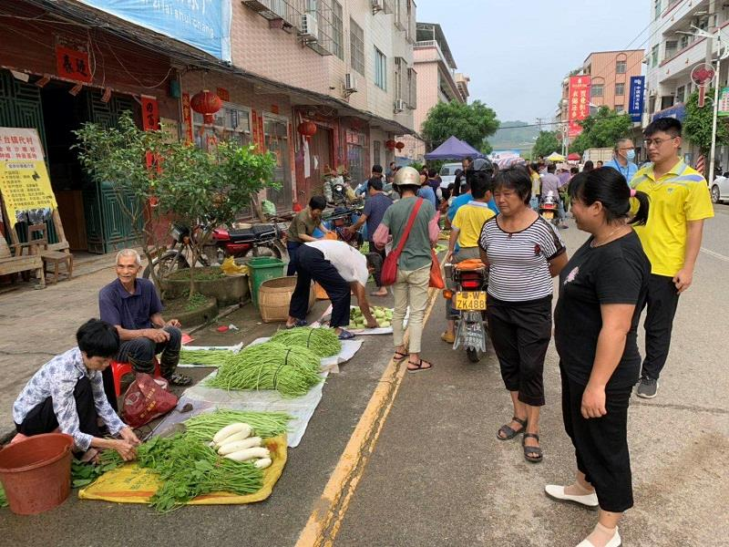 建设文明圩镇，擦亮“平台”底色！