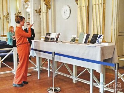 美国女诗人格吕克获2020年诺贝尔文学奖