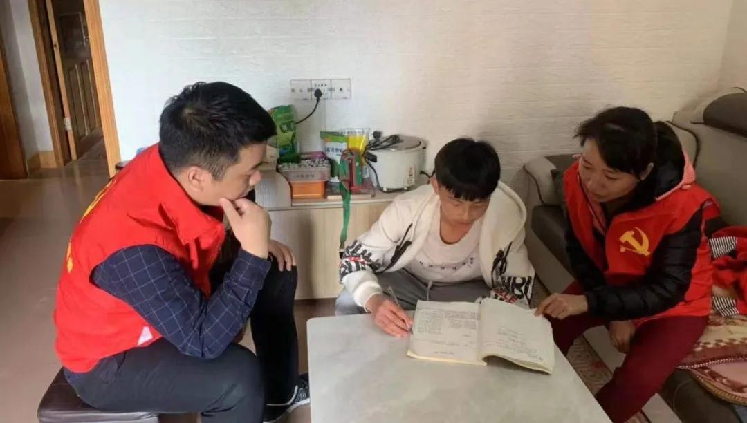 党员志愿者让春节别样红