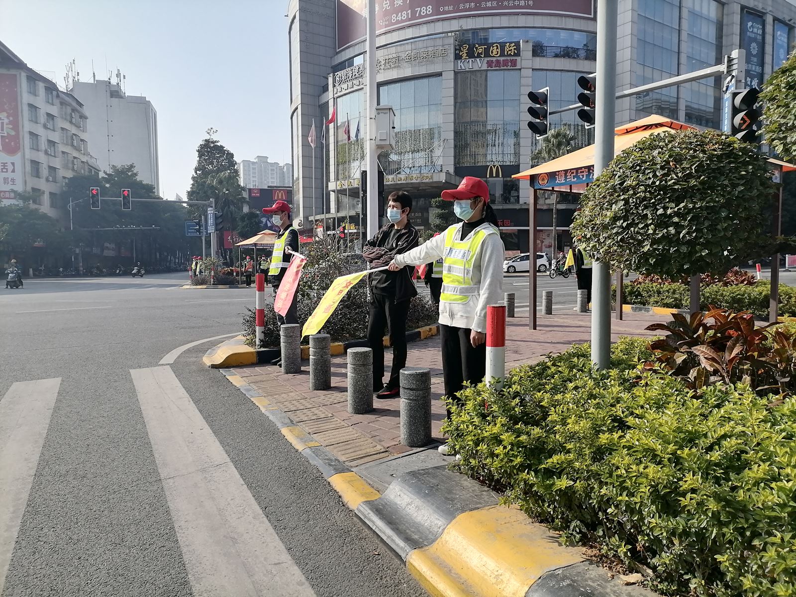 志愿活动助力“情暖春节”  累计服务群众超12万人