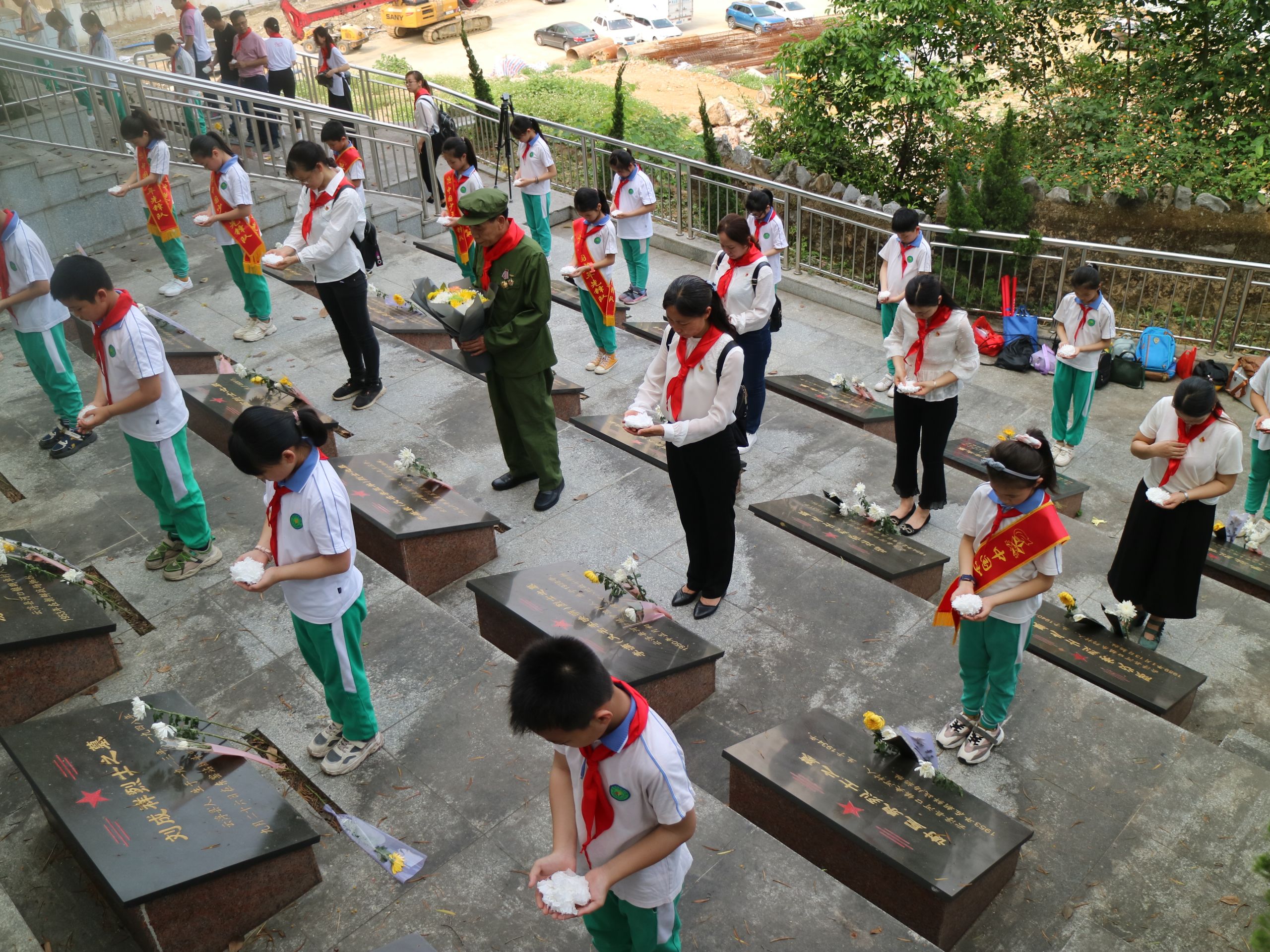 3）云硫小学到市烈士陵园开讲“特别思政课(1136630)-20210402101729