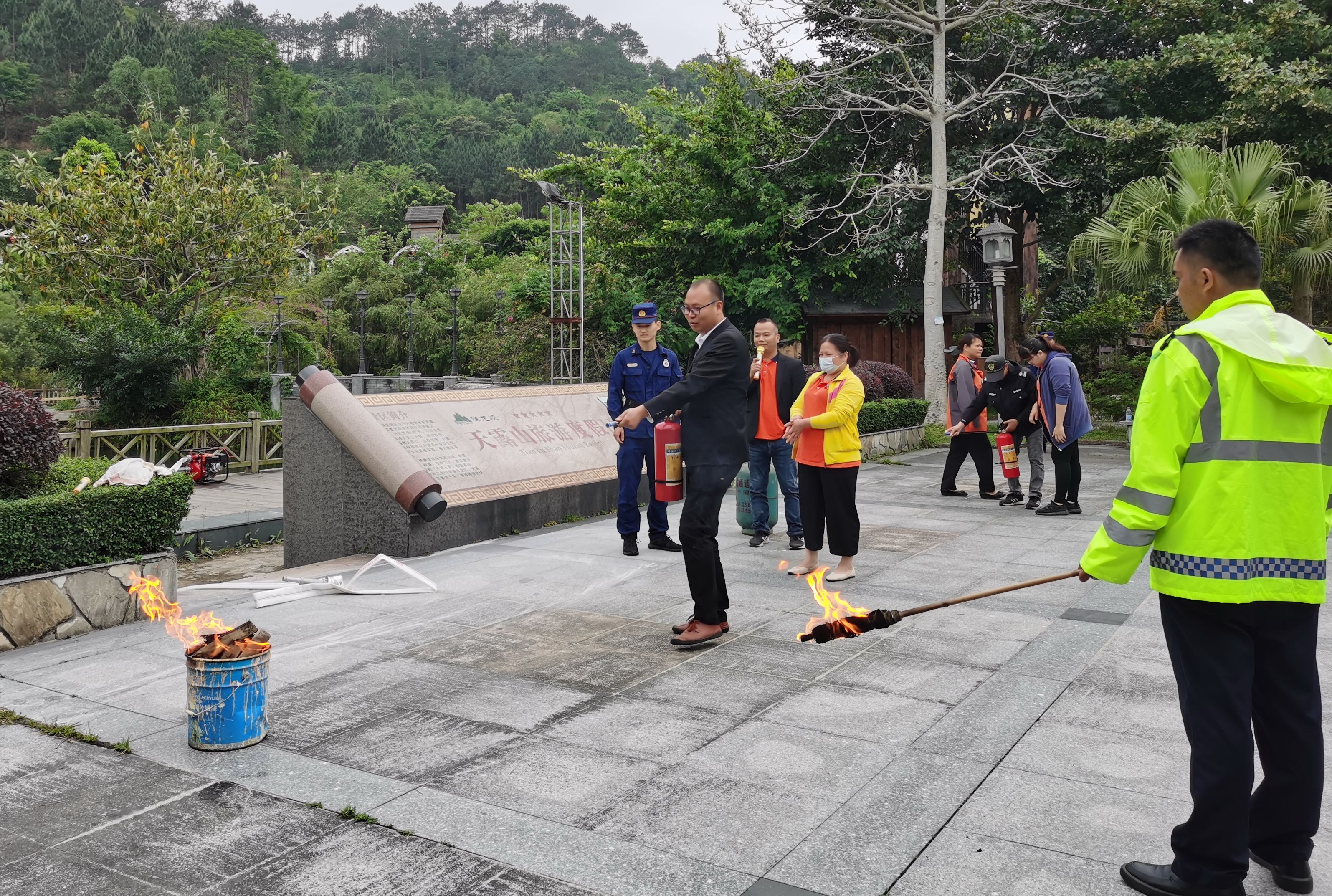 新兴：筑牢旅游景区“防火墙”