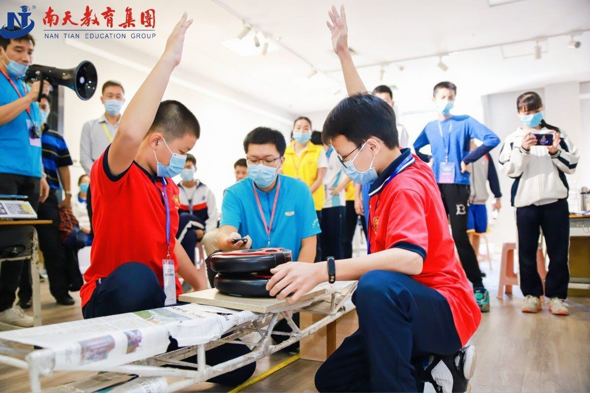 罗中学子参加广东省青少年科技创新大赛