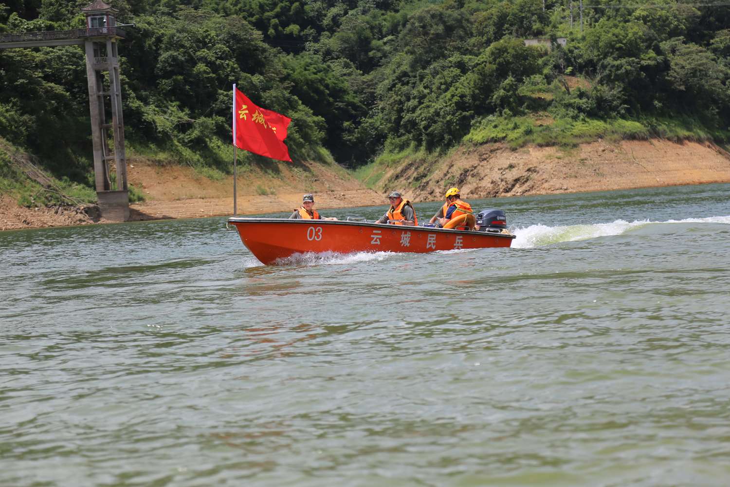 云城区组织民兵轻舟分队集训