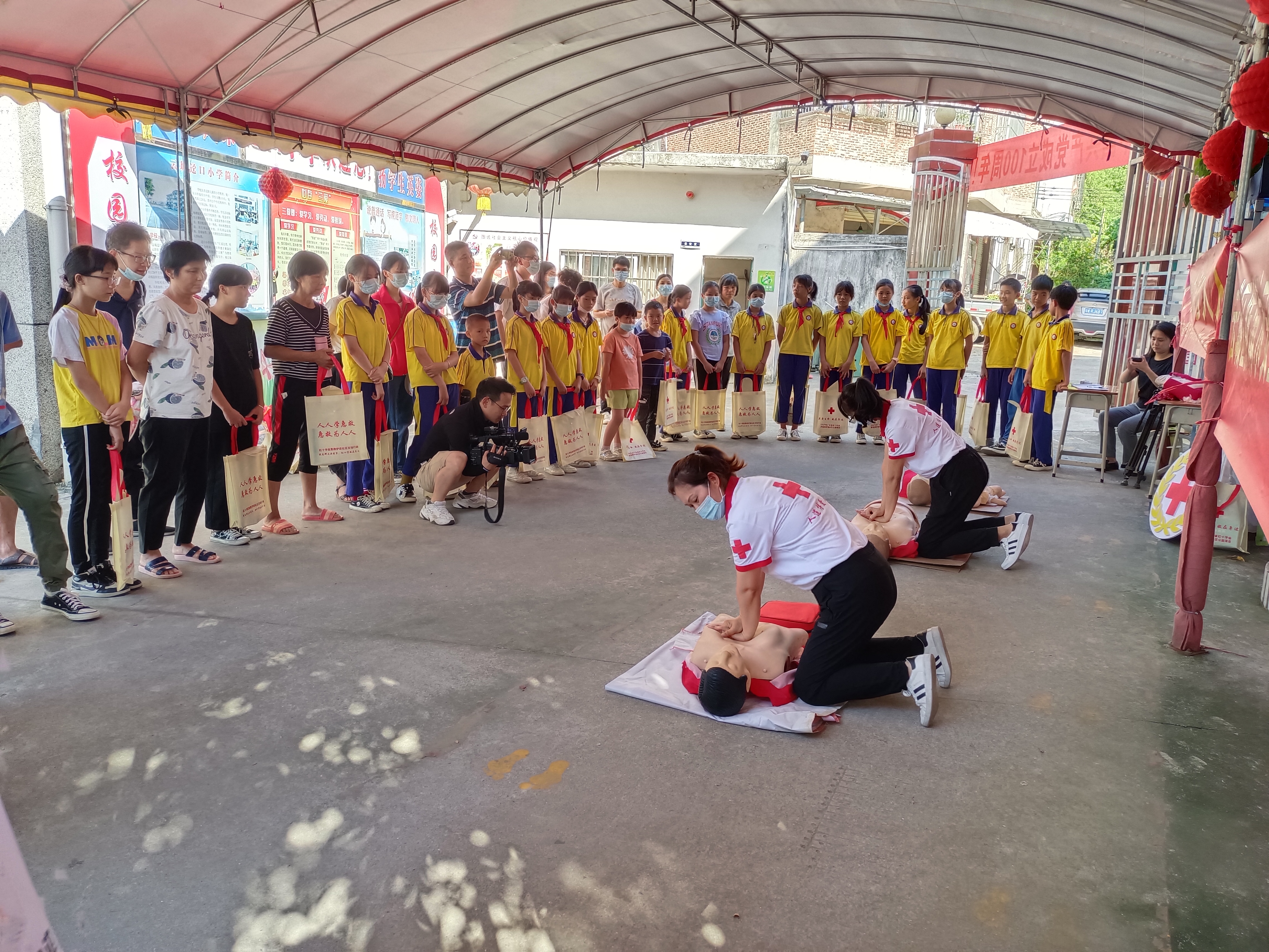 云城区防溺水安全教育和应急救援培训班开讲