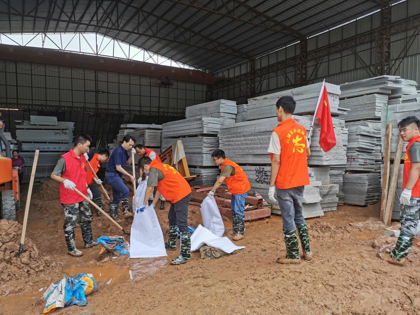 腰古镇全力以赴做好暴雨天气防洪抗涝工作