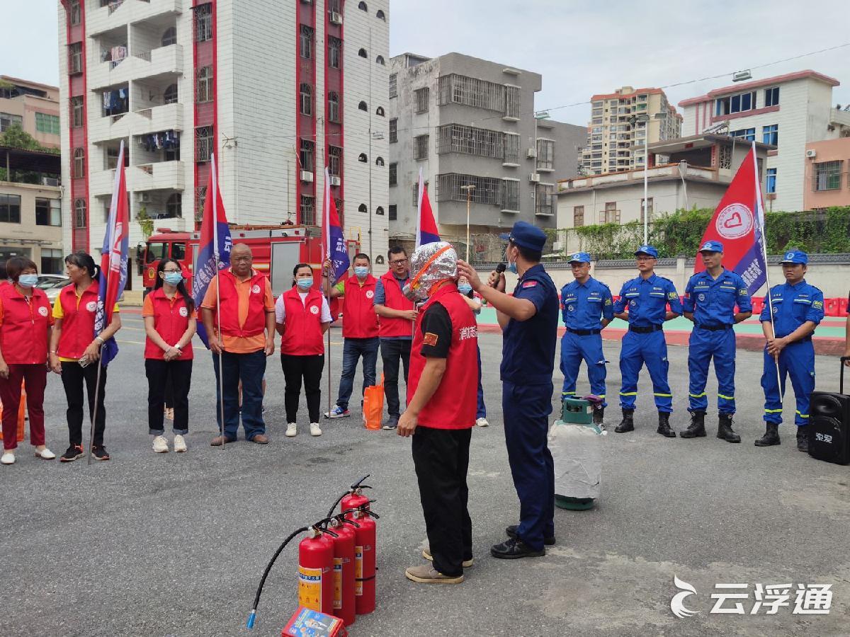 云城区举行“消防安全进万家”系列活动2